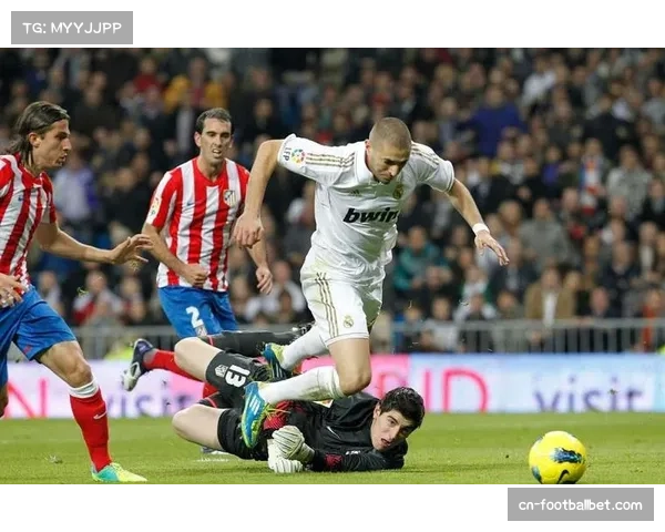 汉堡密集防守试图切断多特传球线路 反击质量受制前场伤病困扰